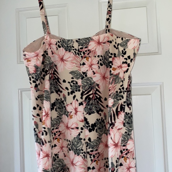 Small strap midi dress - Picture 3 of 3